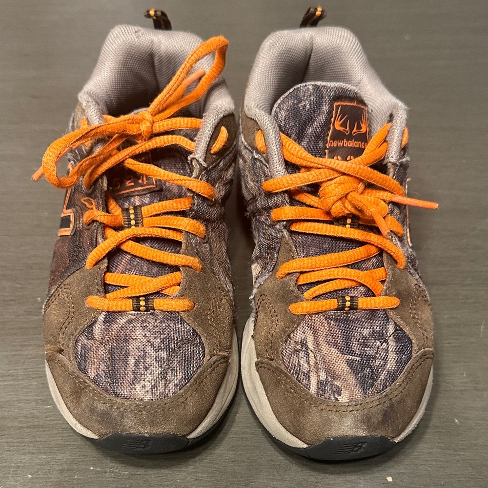 New Balance 624 Kids' Camouflage and Orange Sneakers - Picture 4 of 5
